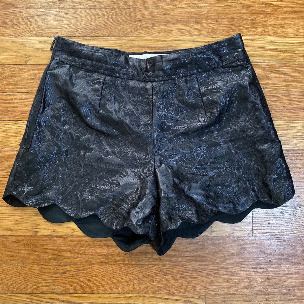 Leifsdottir black jacquard scalloped shorts sz 0